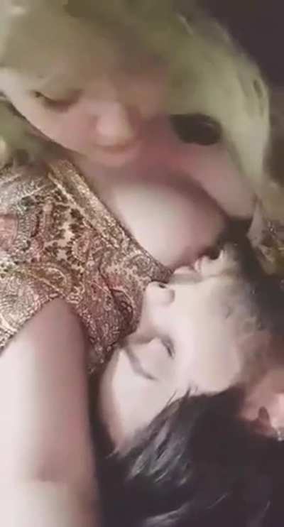 🔥🥰 Cute Snapchat Queen Accidentally went Live while she was Getting her T!tt!es Licked by her Boyfriend " Total 2 Video's " 🤤😋😍