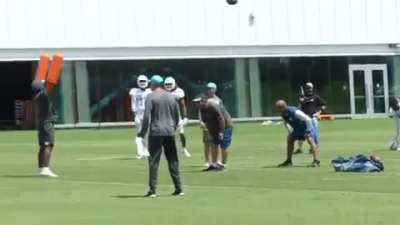 Tua Tagovailoa gearing up for Week 1 versus the Patriots 🐬 ☝