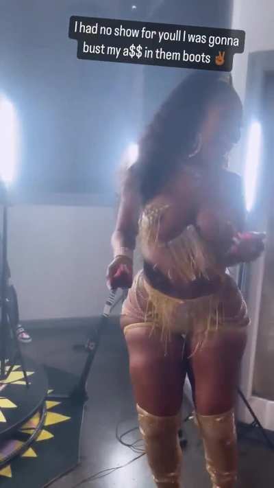 I love this fake body
