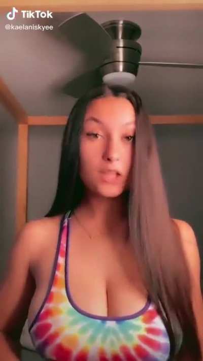 Sideboob