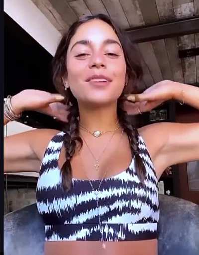 Selena&rsquo;s armpits are the finest, but holy cow