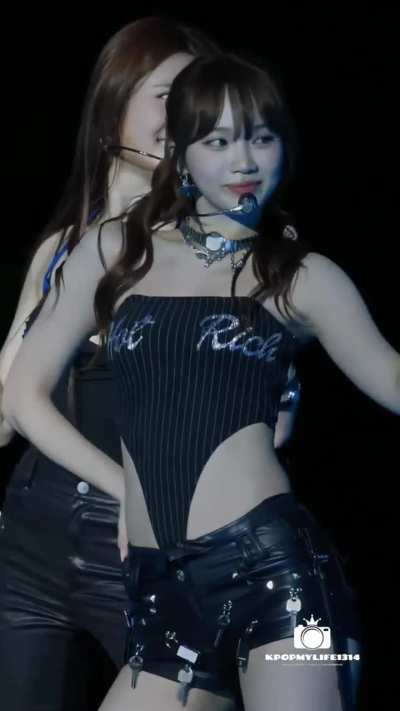Chaewon of LE SSERAFIM - CRAZY