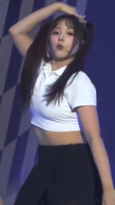 Short Jiwoo comp cause she’s underrated