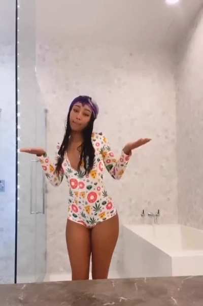 Rubi Rose Juicy Booty