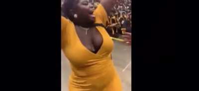 Woman twerks at son&rsquo;s graduation 