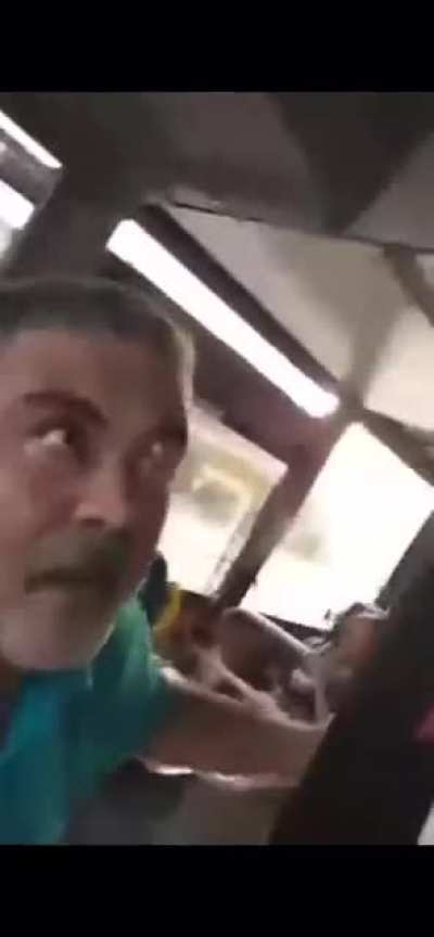 Buss chauff&ouml;rer i konflikt 😂😅