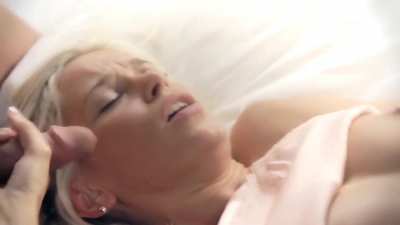 Lola orgasm