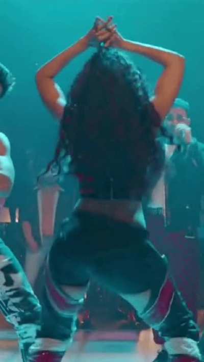 Nora Fatehi's hot Bootyshake