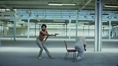 &Eacute; impressionante como a m&uacute;sica e o v&iacute;deo se encaixam perfeitamente...