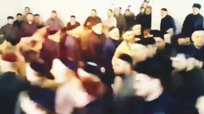 Aranızda mekan ayarlayabilecek varmı aq bunu yapmamız gerek(islam tarikatıyız dersek izin verirler)