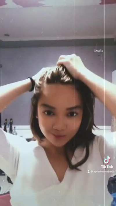Xyriel Manabat