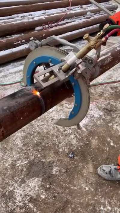 Pipe beveller