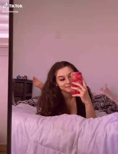TikTok is normalizing this.. i’m getting light headed 💕
