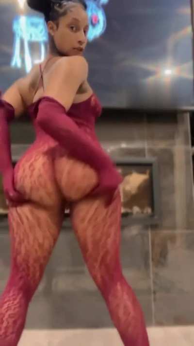 Mizz Twerksum with all that azz