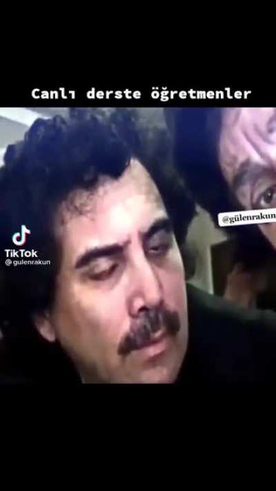 Ne zaman izlesem g&uuml;lerim sizde g&uuml;l&uuml;n 😁