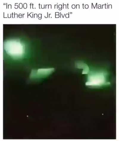 🗿