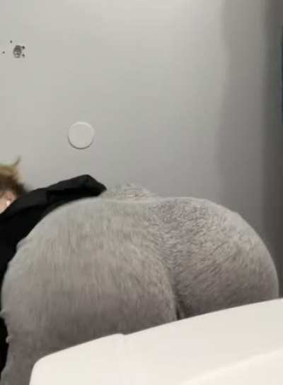 shaking my big ass 😘