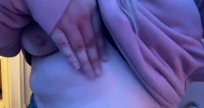Quick titty drop 😜