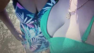 Teen boobs le boobs