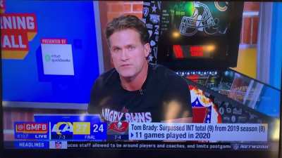 Kyle Brandt flawlessly articulates r/nfl&rsquo;s thoughts on Brady&rsquo;s post game handshakes snubs [highlight]