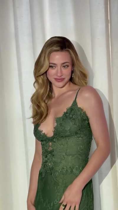 Lili Reinhart
