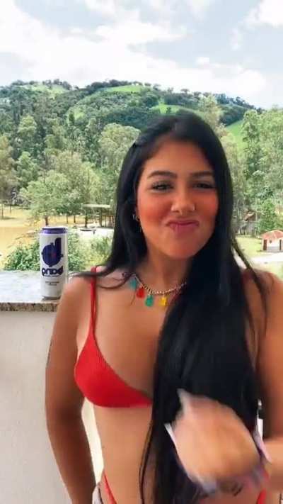 Cinthia Cruz
