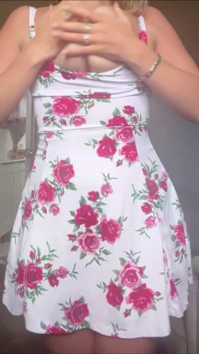 I&rsquo;m a busy slut in a sundress! Fuck me?