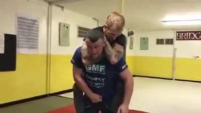 How to escape a rear choke in seconds