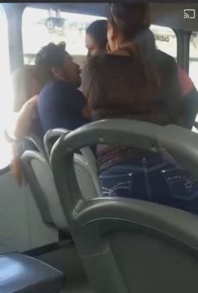 Mientras tanto en el capitulo 23821 de transporte p&uacute;blico