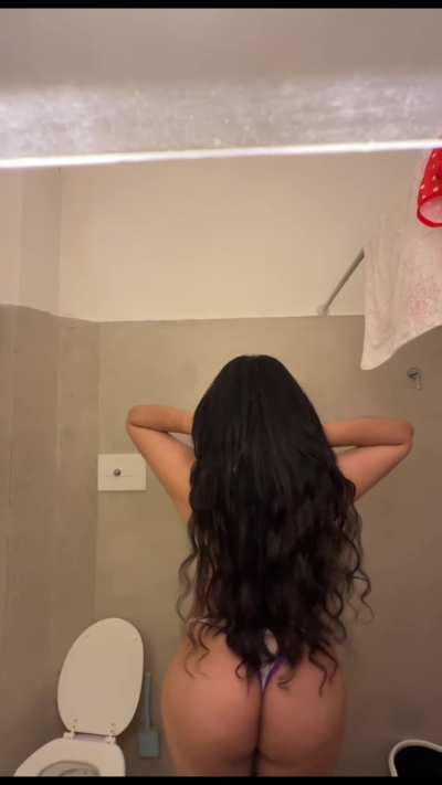 Fuck or ignore? Choose.