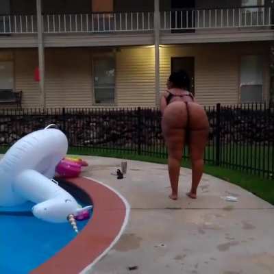 Poolside Chocolate Thickness