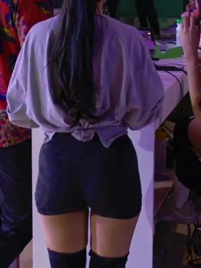 👀