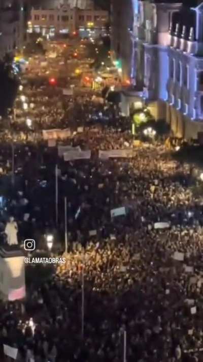 Valencia esta tarde en la manifestaci&oacute;n para pedir la dimisi&oacute;n de Maz&oacute;n.
