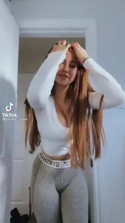 Insane cleavage