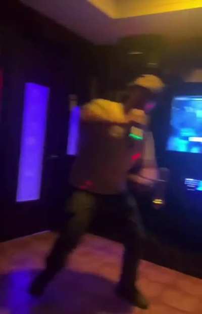 MARKIPLIER SINGING SWEET CAROLINE I&rsquo;M OBSESSED