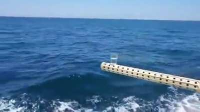 Весьма наглядно. Стабилизация ствола орудия не катере.