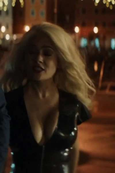 Salma Hayek.....those boobs