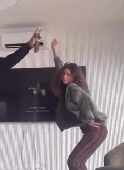 zendaya dancing