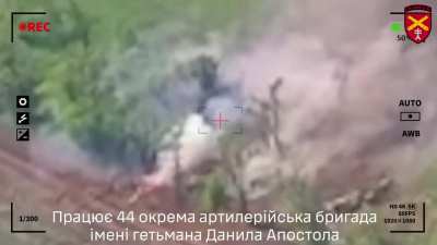 155mm M777 from the 44th Artillery Brigade (44 OABr) "smoke out" the positions of the Russians. Unknown location