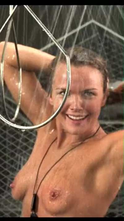Dina Meyer in Starship Troopers