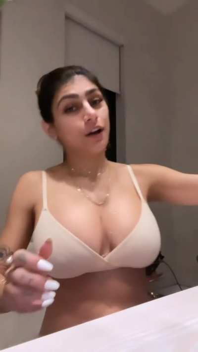 Deep cleavage
