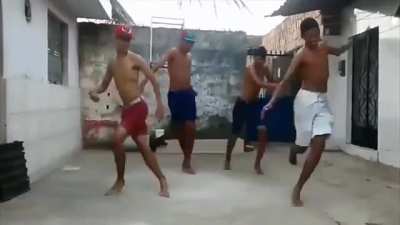 Algu&eacute;m sabe o nome desse anime?