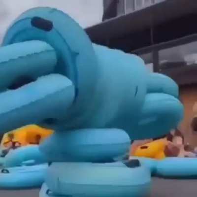 The God of inflatable swimming rings