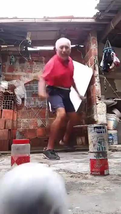 Perdemos a copa do mundo porque n&atilde;o t&iacute;nhamos o p&eacute; de ferro