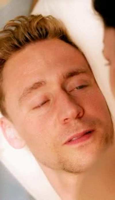 This gif of Tom Hiddleston does things to me