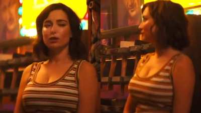 Milana Vayntrub