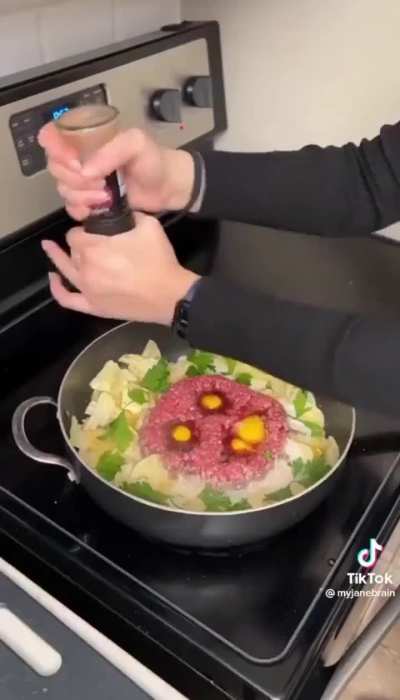 Don&rsquo;t worry guys, the eggs are perfectly cooked.