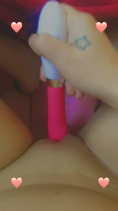 Cum play with me on my onlyfans 😜 🥵
