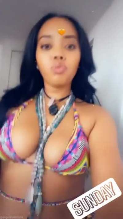 Angela Simmons