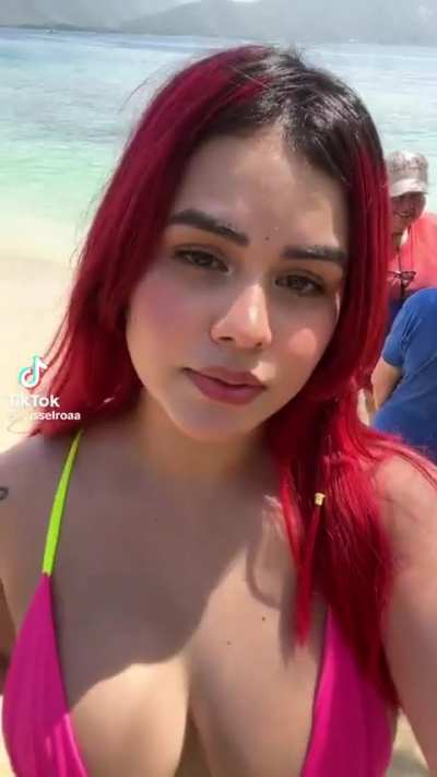 @yisselroaa
